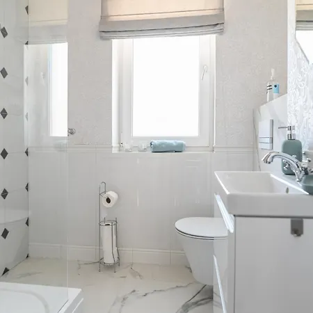 Laurent Apartman *