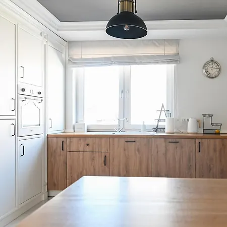 Laurent Apartament *